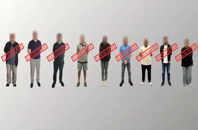 Kırmızı bültenle aranan 9 suçlu Türkiye'ye getirildi