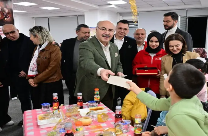 Kızılay 450 çocuğu gönül sofrasında buluşturdu
