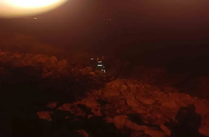 Kontrolden çıkan otomobil göl kenarına uçtu: 1 yaralı
