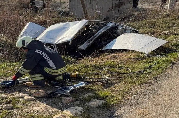 Kontrolden çıkan otomobil şarampole yuvarlandı: 2 yaralı
