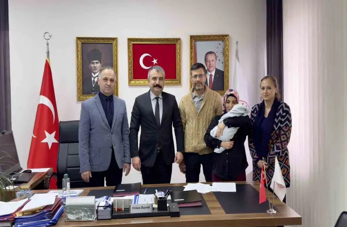 Koruyucu aile projesi bir çocuğu daha sıcak yuvaya kavuşturdu
