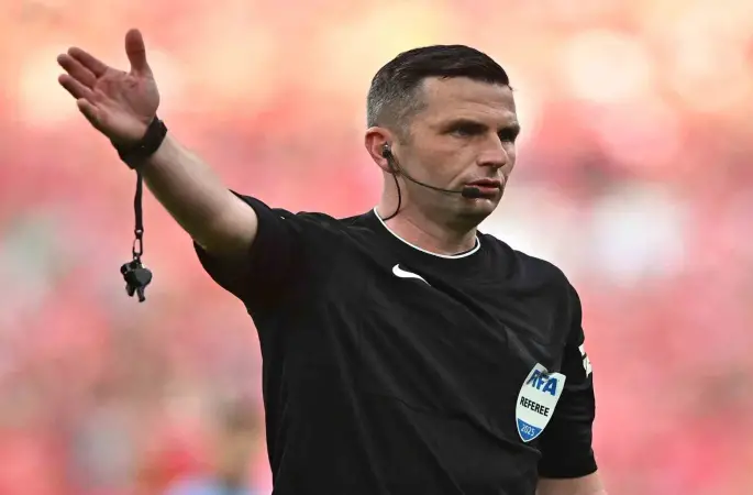 Kosova - Türkiye maçını Michael Oliver yönetecek
