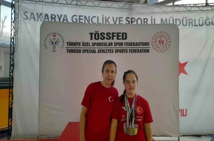 Köyceğizli yüzme sporcusu Oral, madalyaları topladı
