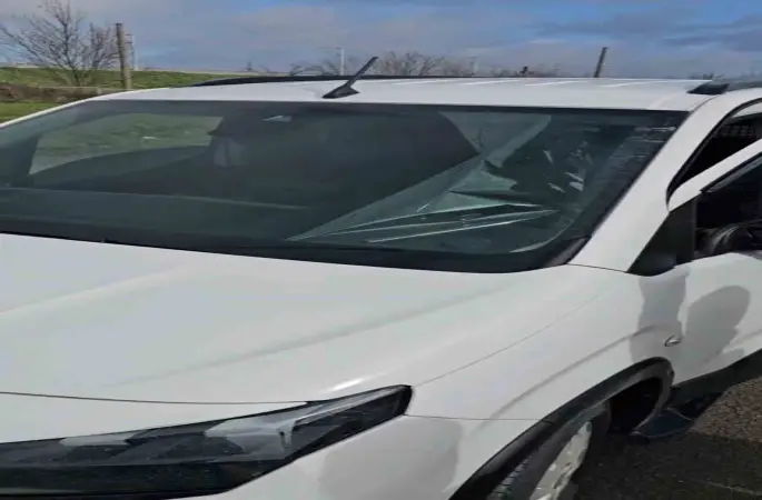 Koyu renk cam filmli araçlara izin verilmedi
