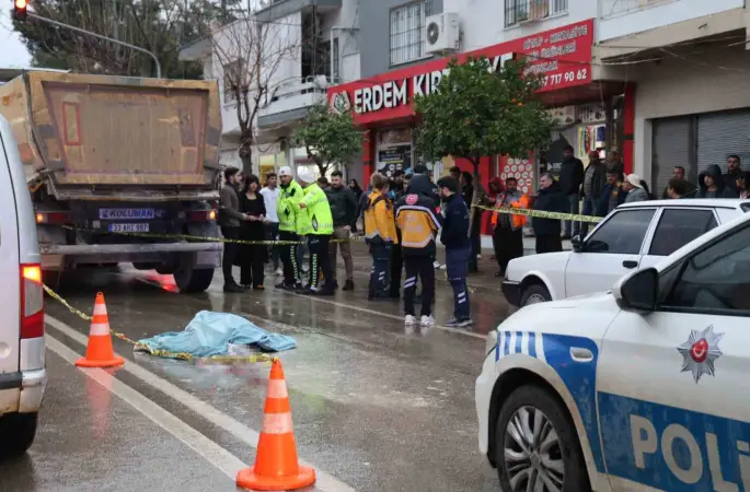 Kozan’da kamyonun çarptığı yaşlı adam hayatını kaybetti
