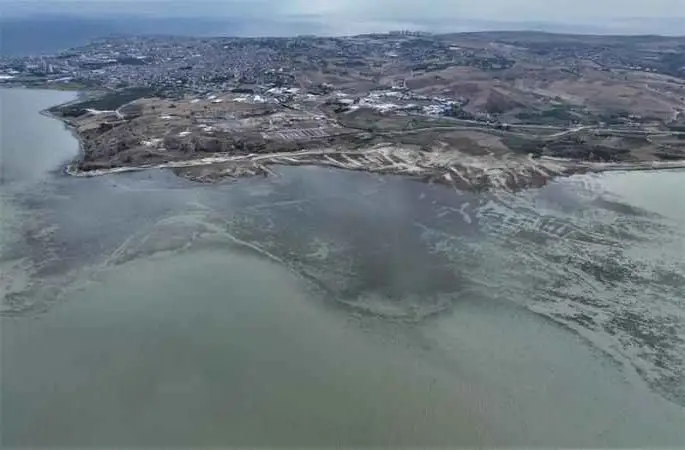 Büyükçekmece Gölü'nden çarpıcı görüntüler