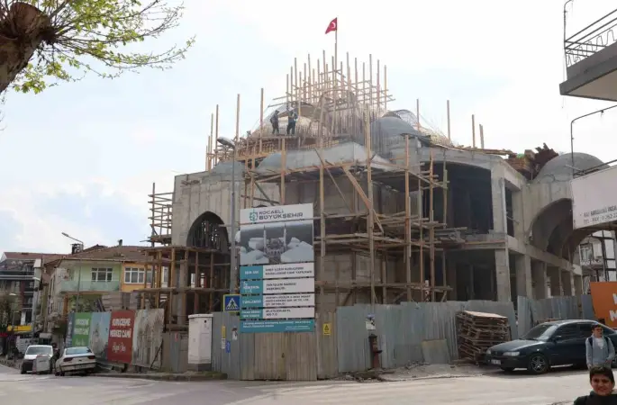 Kuruçeşme Merkez Cami şekilleniyor
