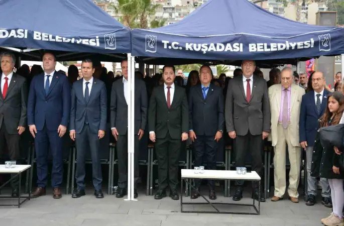 Kuşadası Ticaret Odası yönetimi 23 Nisan coşkusuna ortak oldu
