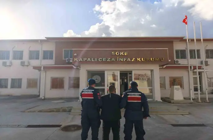 Kuşadası’nda hakkında 8 yıl hapis cezası bulunan şahıs yakalandı
