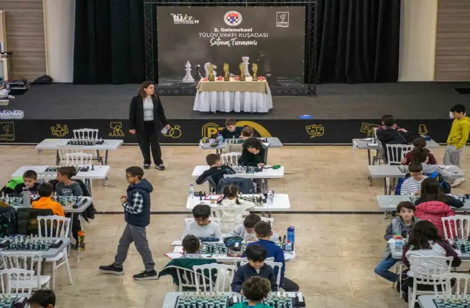 Kuşadası’nda satranç turnuvası heyecanı
