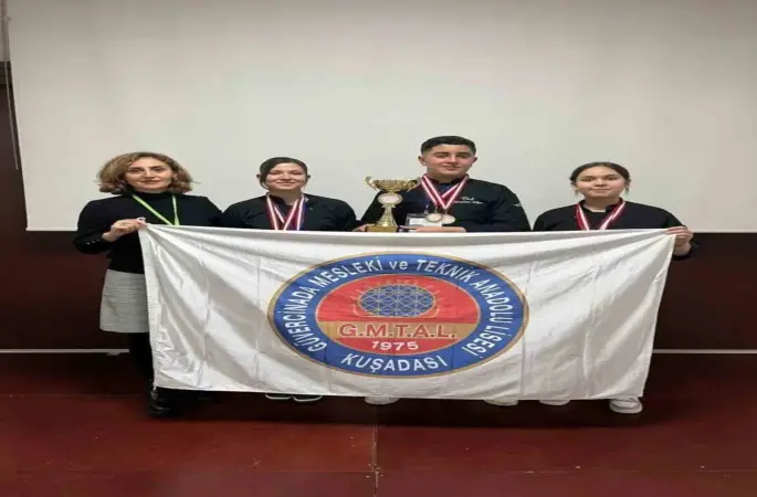 Kuşadası’ndaki okul aşçılık yarışmasında bölge birincisi oldu
