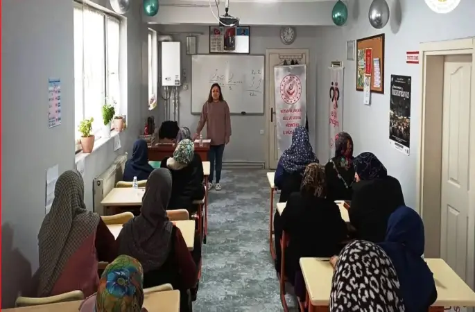 Kütahya’da Kur’an kursu kursiyerlerine "Aile Yaşam Becerileri" eğitimi
