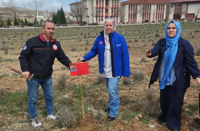 Kütahya’da şehit itfaiye eri anısına fidan dikildi
