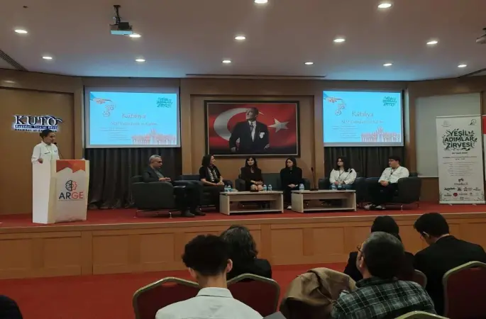 Kütahyalı öğrenciler "Yeşil Adımlar Zirvesi"nde göz doldurdu
