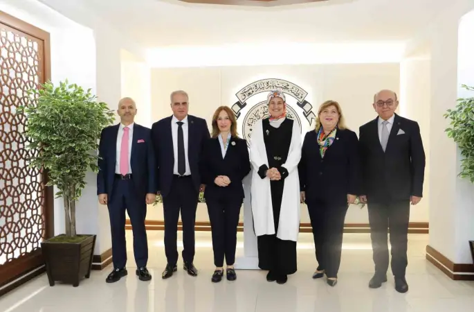 KUTSO Heyetinden Türk Kızılay’a ziyaret ve tebrik
