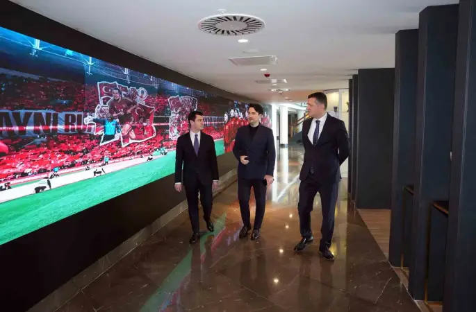 Macit, Yerkel ve Bayraktar, TFF Meral-Celal Aras Spor Lisesi’nde inceleme yaptı
