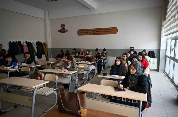 Malatya Büyükşehir Belediyesi’nden gençlerin üniversite hedefine destek
