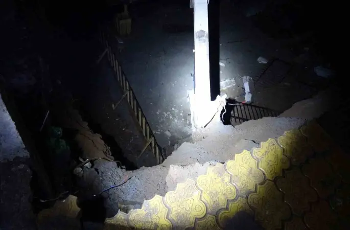 Malatya’da 6 katlı binanın istinat duvarı çöktü
