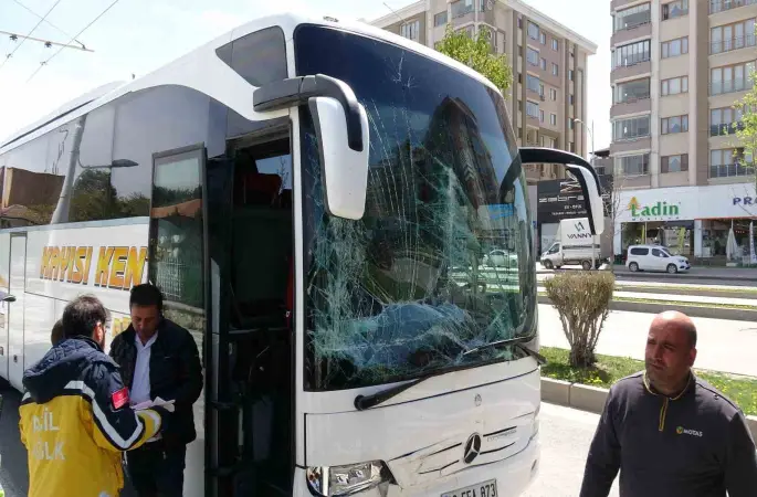 Malatya’da iki otobüs çarpıştı: 2 yaralı
