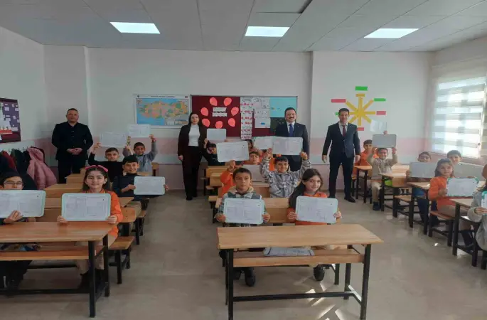 Malazgirt’te 10 bin 200 öğrenci karne sevinci yaşadı
