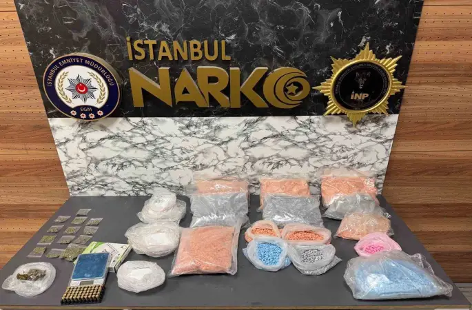 Maltepe’de uyuşturucu operasyonu: On binlerce hap ve kokain ele geçirildi
