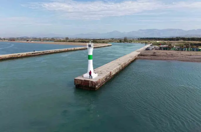 Manavgat mendirekte bulunan 2 deniz feneri yenilendi

