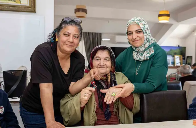 Manavgat’ta huzurevi sakinlerine yönelik el sanatları etkinliği düzenlendi
