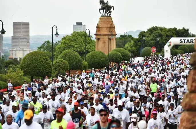Binlerce insan Nelson Mandela'yı anmak için koştu
