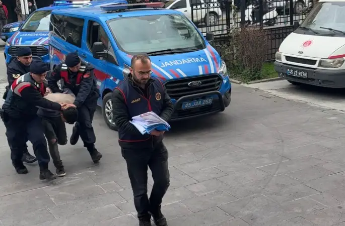 Manisa’da 4 aile ferdini öldüren şüpheli adliyeye sevk edildi
