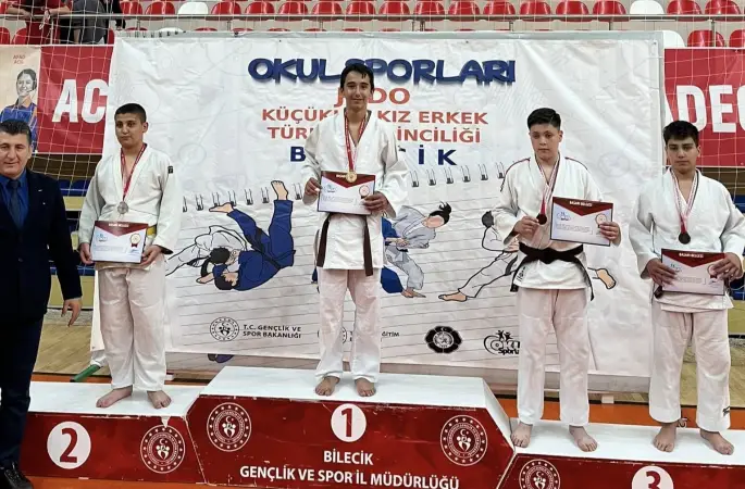 Manisalı Alp Türkiye Şampiyonu oldu
