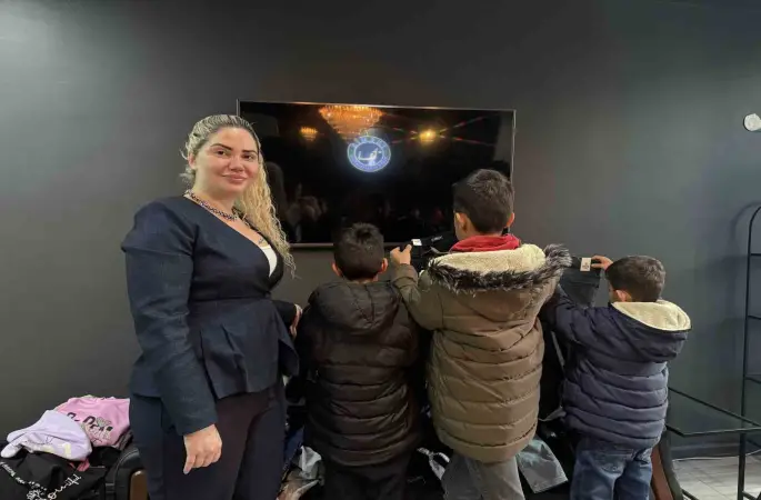 Mardinli hayırsever iş adamlarından ihtiyaç sahibi çocuklara bayramlık hediye
