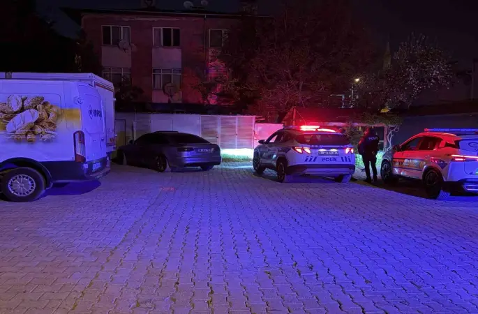 Market otoparkına sıkışınca yaya olarak kaçtı
