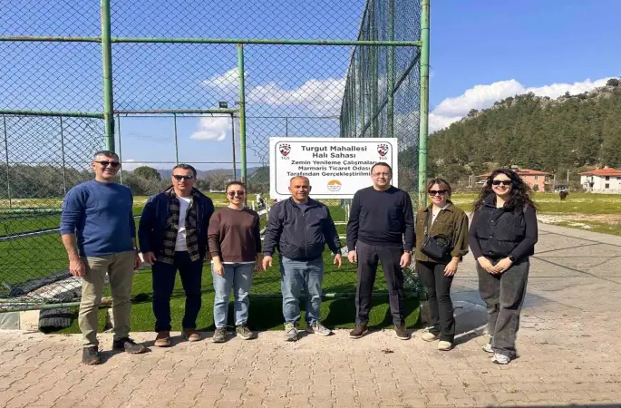 Marmaris Turgut Mahallesi’nde futbol sahası yenilendi
