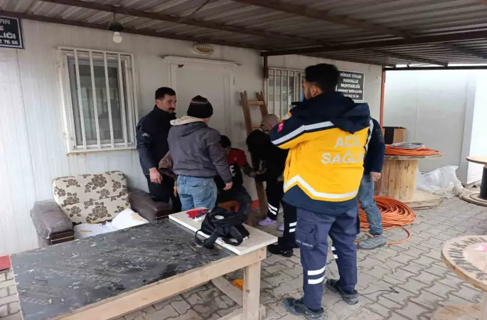 Matkapla elini delen işçi yaralandı
