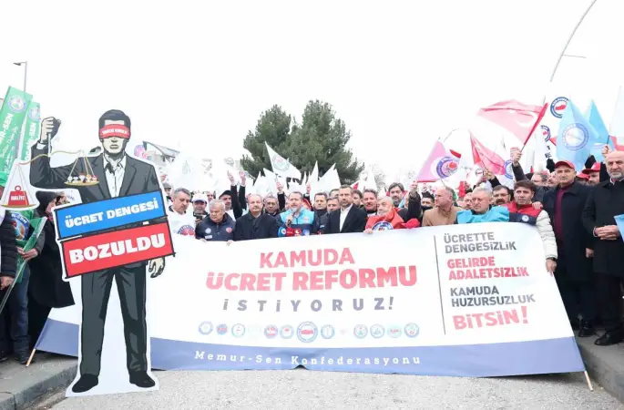 Memur-Sen Genel Başkanı Yalçın: "Kayıpların telafi edildiği ve emekliye de yansıyacak şekilde seyyanen zam verilsin diyoruz"
