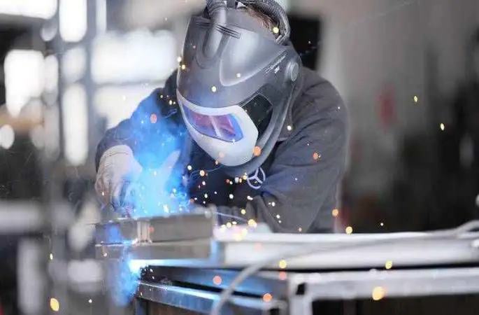 Mercedes-Benz, She’s Mentoring Programı ile 1 milyon TL değerinde para ödülü veriyor