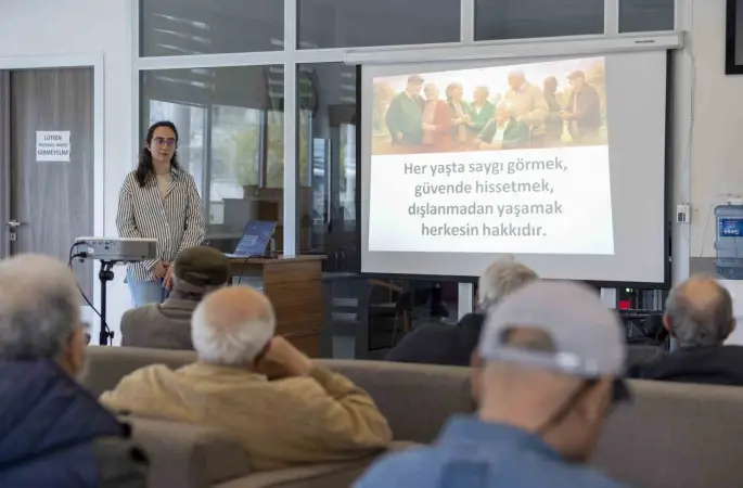 Mersin Büyükşehir Belediyesinden Emekli Evi üyelerine akran zorbalığı eğitimi
