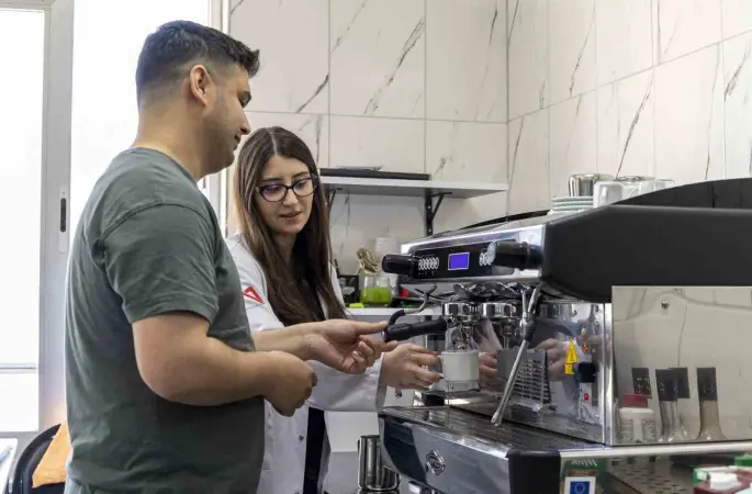 Mersin Büyükşehir Belediyesinden ücretsiz barista eğitimi yoğun ilgi görüyor
