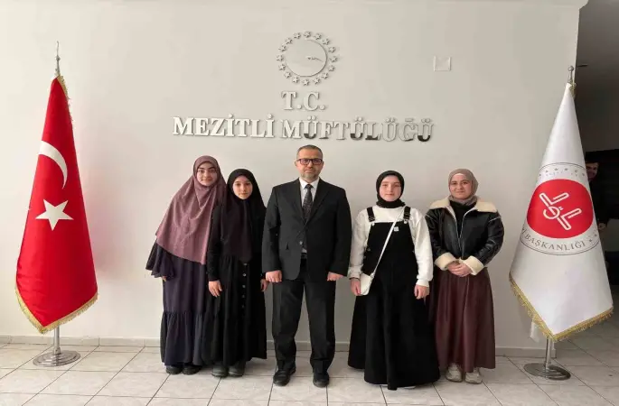 Mersin’de 6 ayda hafız olan 4 öğrenci altınla ödüllendirildi
