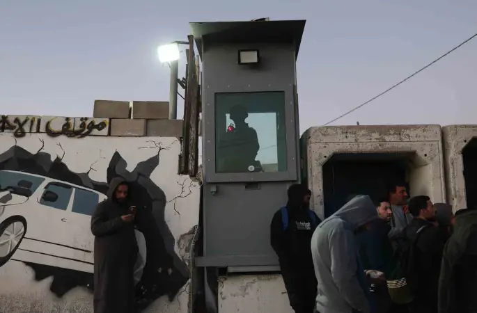 Mescid-i Aksa’da 80 bin kişi Ramazanın ilk cuma namazını kıldı
