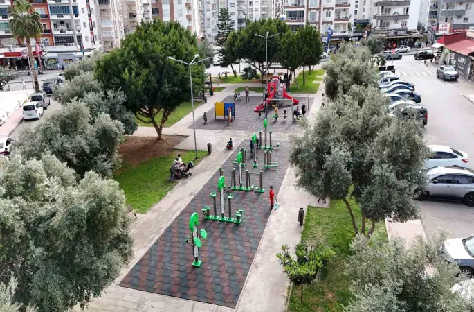 Mezitli’de parklar yenileniyor, yaşam alanları güçleniyor
