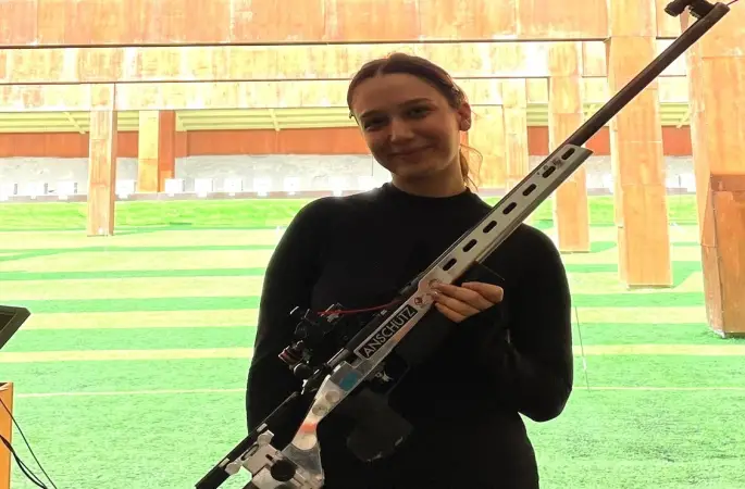 Milli sporcu kendi rekorunu kırarak zirveye çıktı
