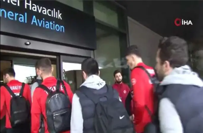 A Milli Futbol Takımı, Ermenistan’a gitti