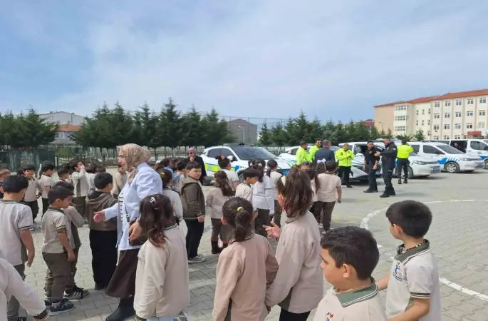 Minik öğrenciler polislik mesleğini yakından tanıdı
