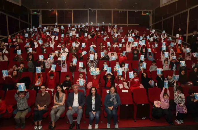 Minikler, "Kızıl Kaptan" ile hayal yolculuğuna çıktı
