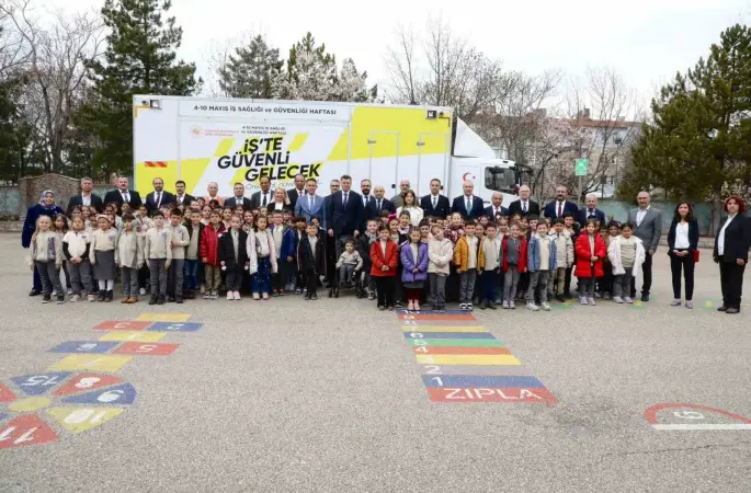 Miniklere ’Güvenli Gelecek’ eğitimi
