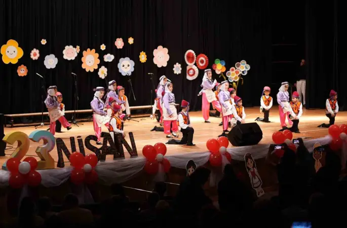 MTK Koleji 23 Nisan programını yoğun katılımla gerçekleştirdi
