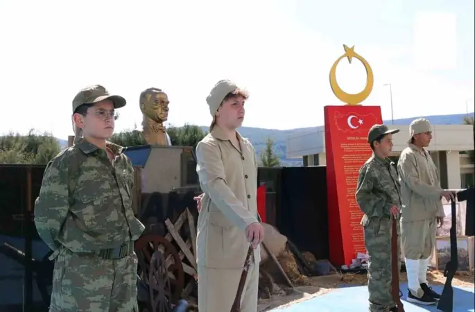 MTK Ortaokulu’nda 111. yılında Çanakkale Zaferi ve şehitler unutulmadı
