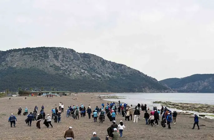 Muğla Büyükşehir’den sahillerde temizlik seferberliği
