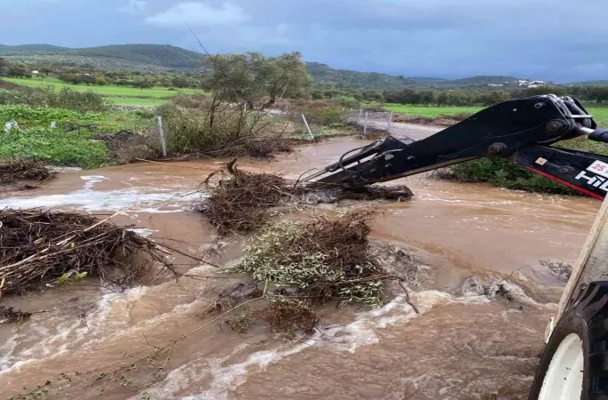 MUSKİ ekipleri taşkın riski bölgeleri anında müdahale ediyor
